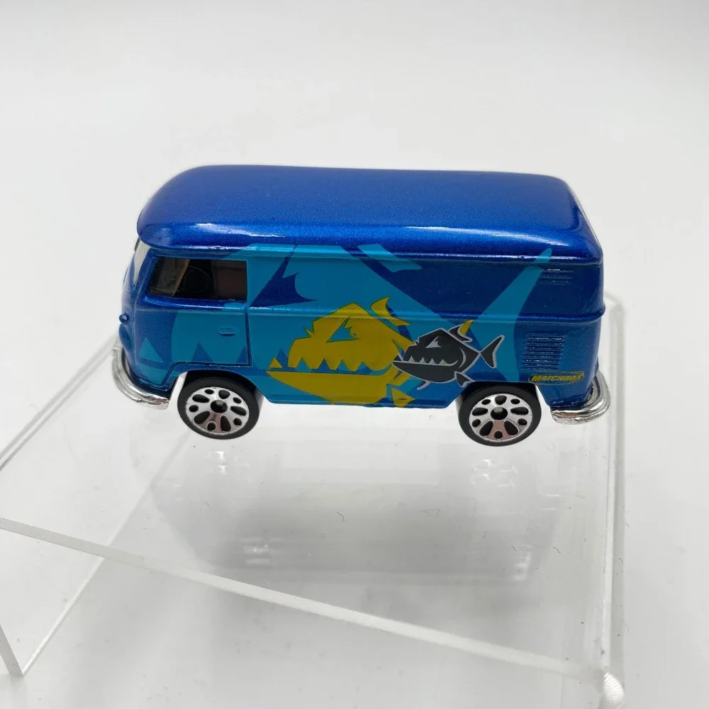 Matchbox 1999 VW Delivery Van Blue Piraña Graphic‎ Diecast Toy Car Kid